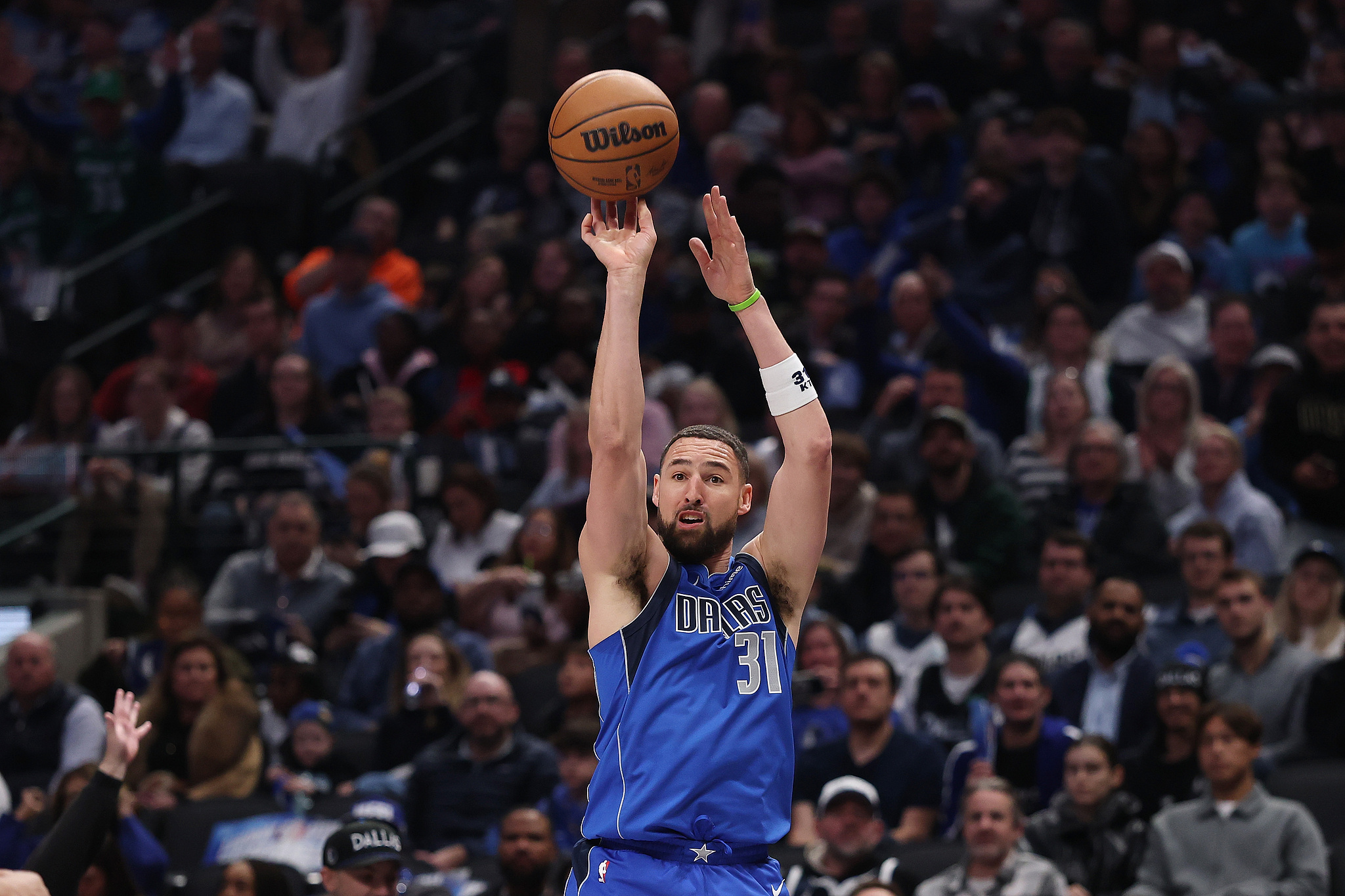 开云-克莱26+6三分命中数里程碑 独行侠主场大胜爵士