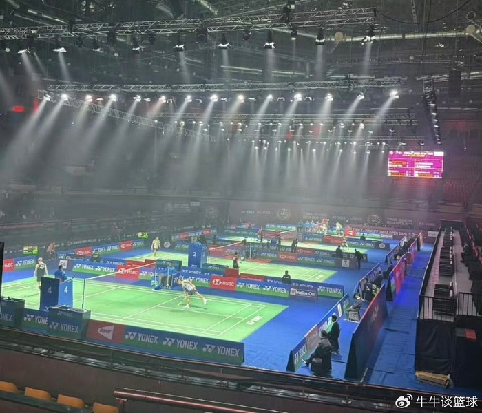 开运体育官网-印度遭狂批！泰国教练戴N95口罩指挥 香港名将吃坏肚子紧急求救|羽毛球|印度公开赛|羽毛球杂志|印度羽毛球公开赛|None_新浪体育_新浪新闻