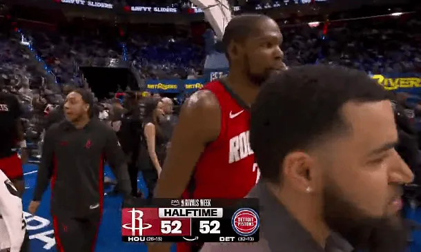 开云体育下载-半场：火箭52-52战平活塞，杜兰特11投6中砍下18分3助攻