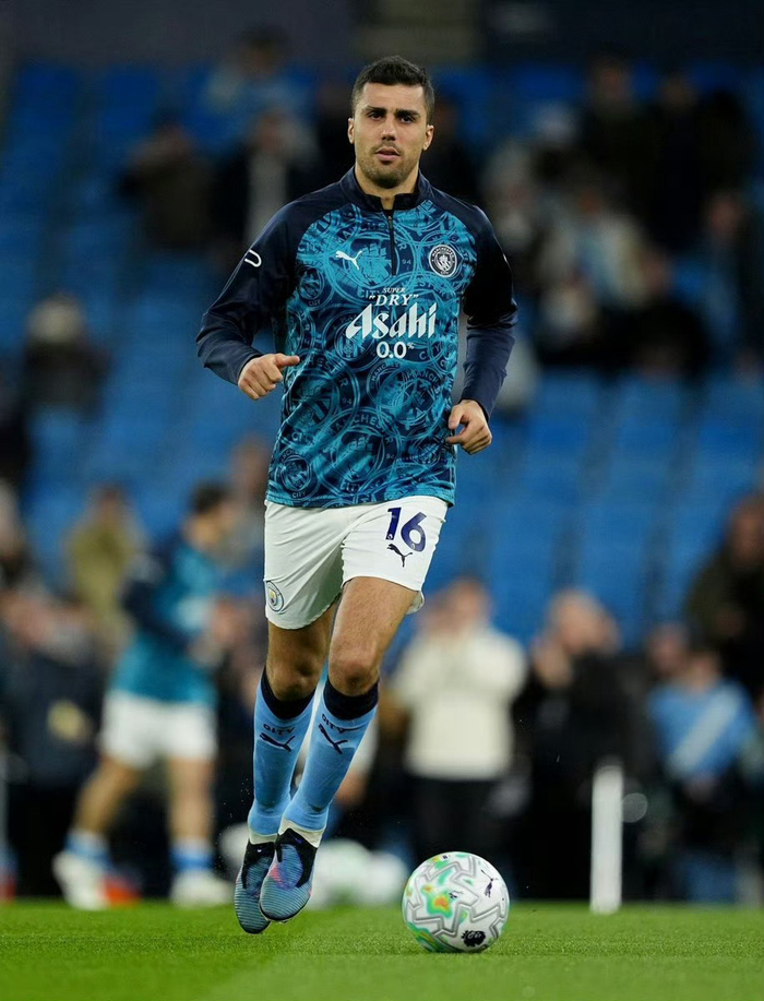 皇马放弃引进罗德里，重伤年龄高价成阻碍|曼城|罗德里戈·埃尔南德斯·卡斯坎特|罗德里-塔林|皇家马德里|苏比门迪_新浪体育_新浪新闻