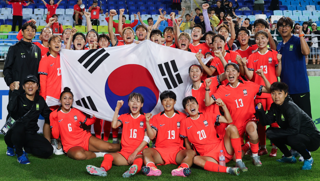 开云体育下载-3-0！女足亚洲杯首场惨案，韩国大胜升榜首，中国队首战获好消息