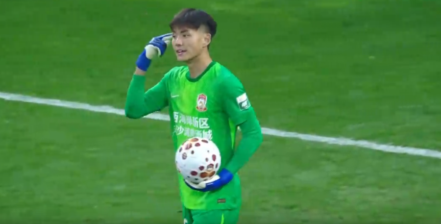 开云体育下载-中超争议判罚！莱昂纳多进球被吹，李昊罕见暴怒，挤地铁战术失败