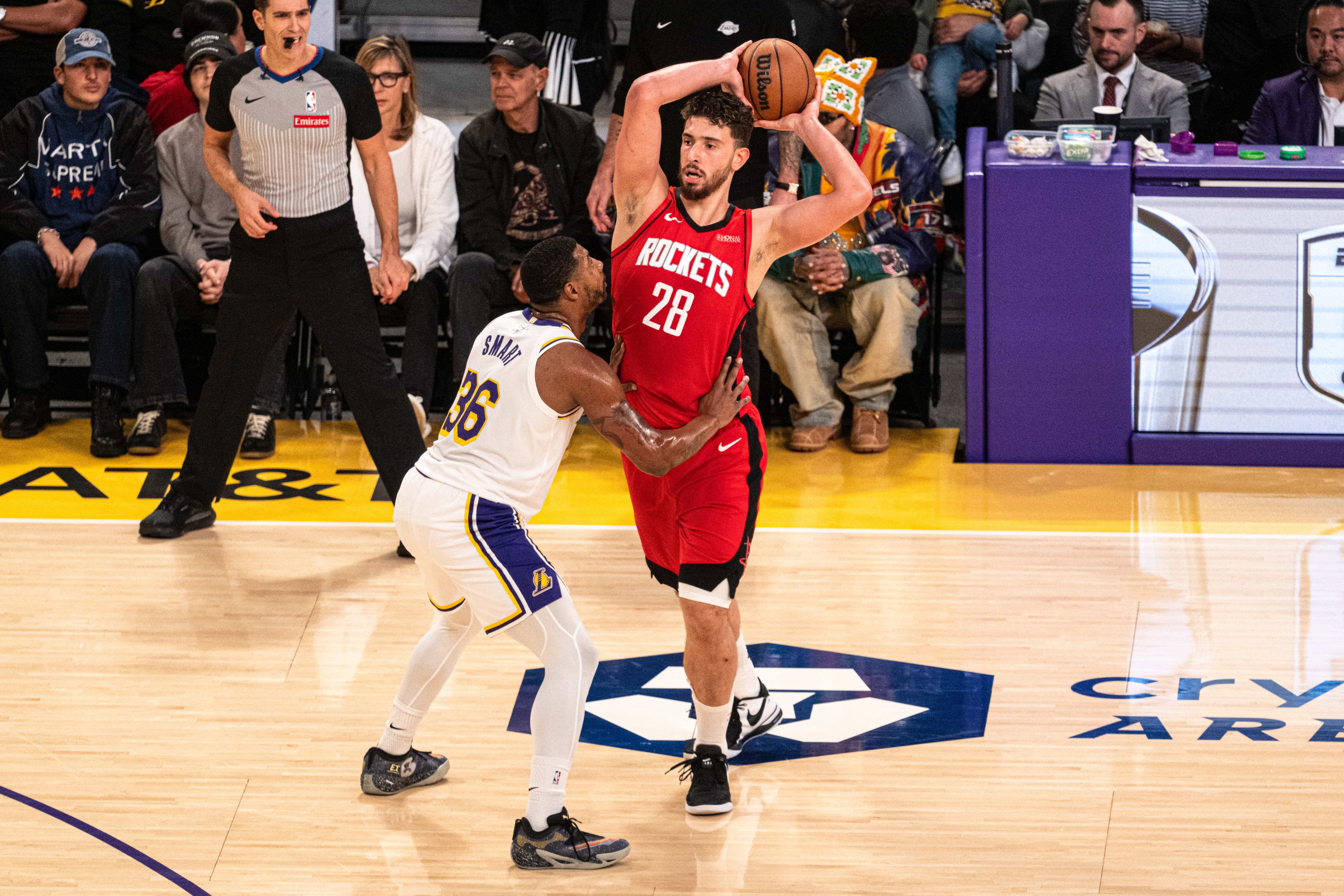 kaiyun-火箭首轮最想碰谁？匿名球探：当然是湖人 即使东里没伤也是湖人